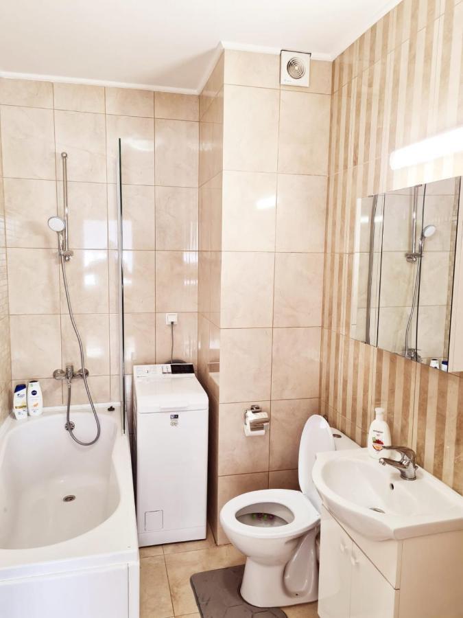 Ideal Apartments Oradea Bagian luar foto