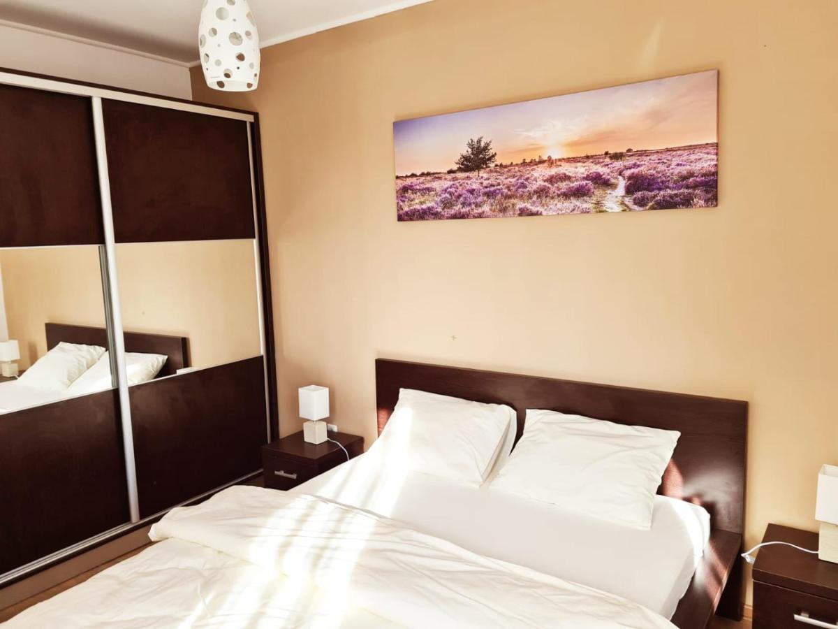 Ideal Apartments Oradea Bagian luar foto