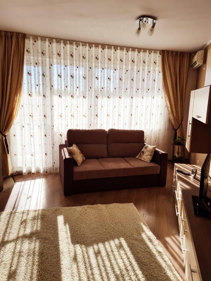 Ideal Apartments Oradea Bagian luar foto