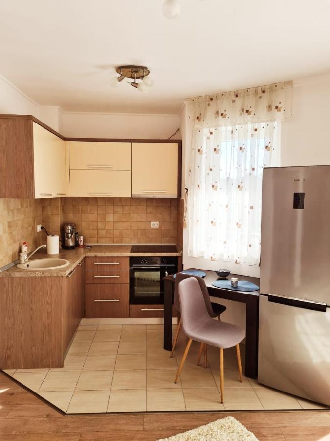 Ideal Apartments Oradea Bagian luar foto